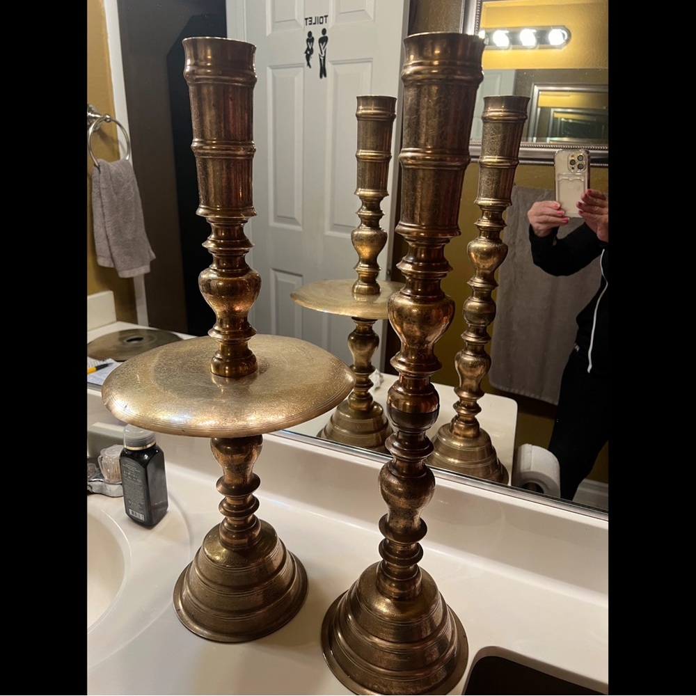 Elegant Gold Candle Holders set